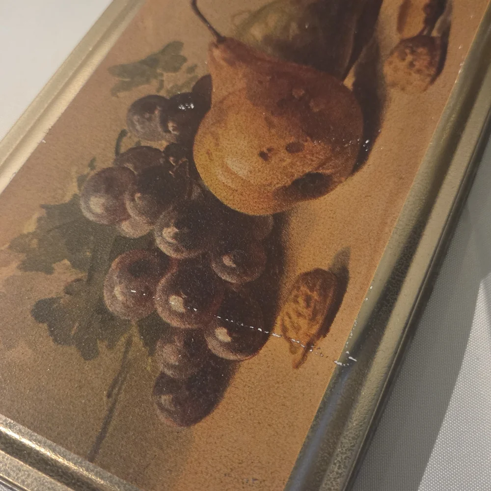 Vintage Decor Tin – Because Plastic Containers Are Boring